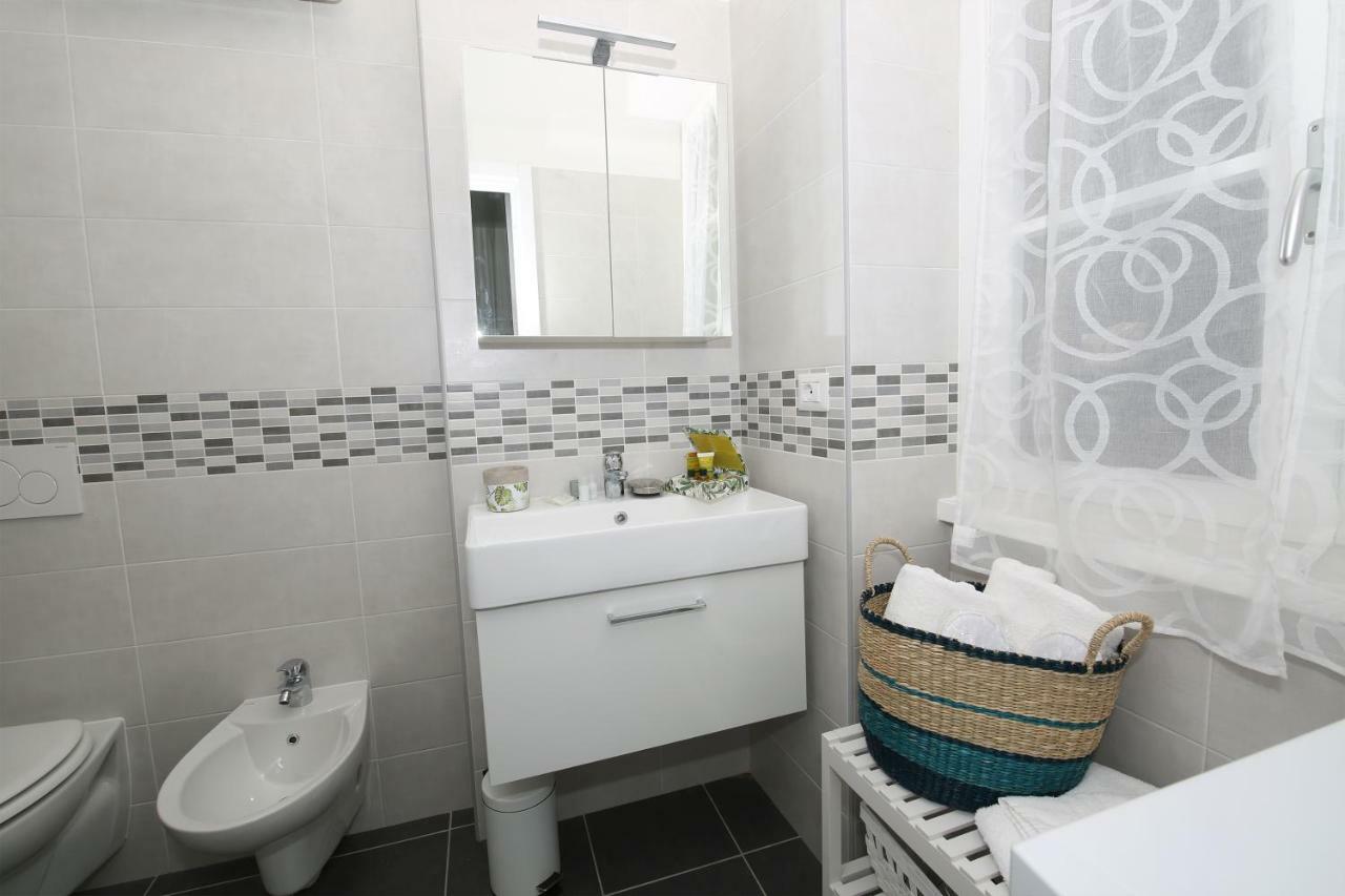 Apartment A Lago Private Beach And Parking Oliveto Lario Extérieur photo