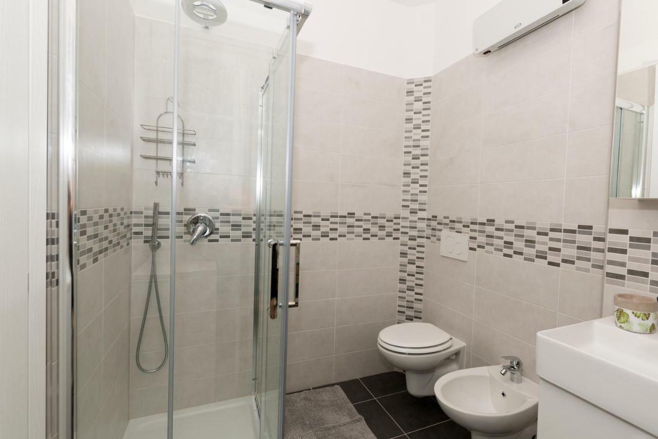 Apartment A Lago Private Beach And Parking Oliveto Lario Extérieur photo